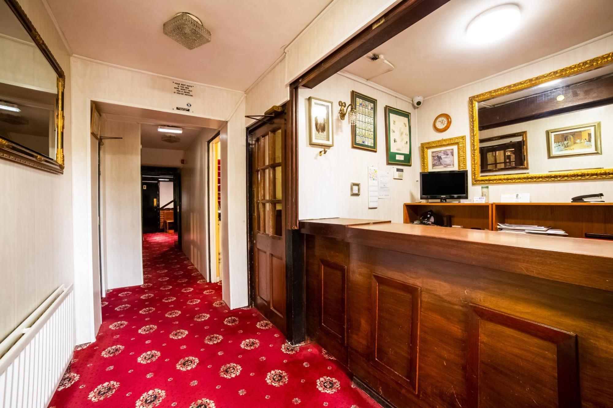 Oyo The Royal Hotel Dunston  Exterior photo